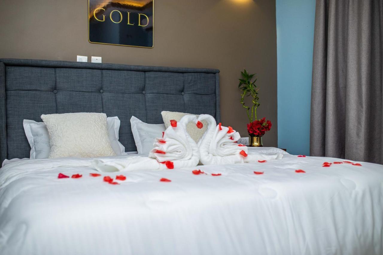 Hotel Piano & Gold Collections, Peduase à Peduasi Extérieur photo
